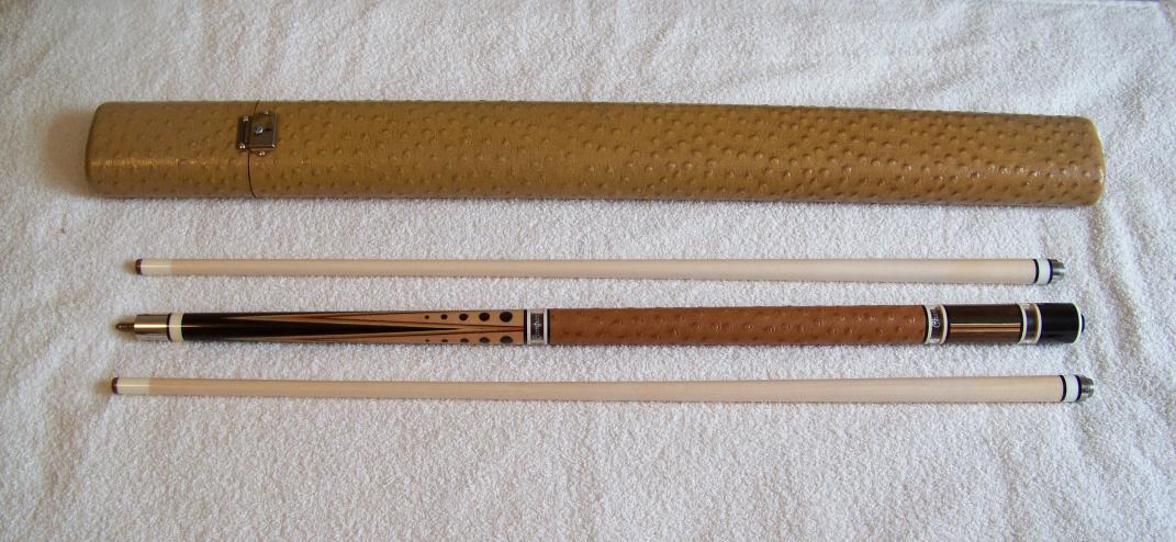 1960's Viking Champion cue.jpg