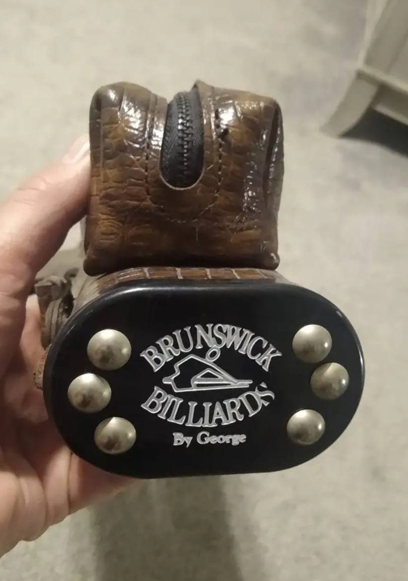 Any info on this Brunswick 1x2 case made by the It's George Any info on this Brunswick 1x2 case made by the It's George
