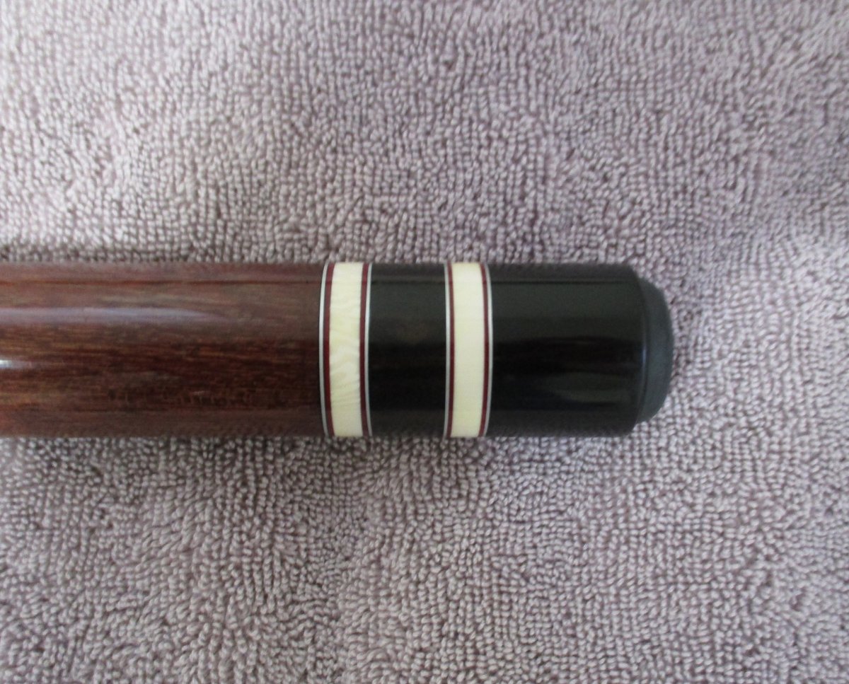 Butt with Ivory looking rings.JPG