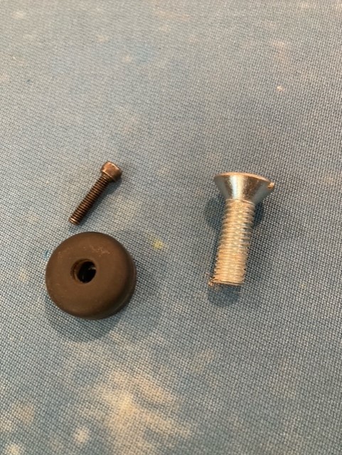 Cue bolts.jpg