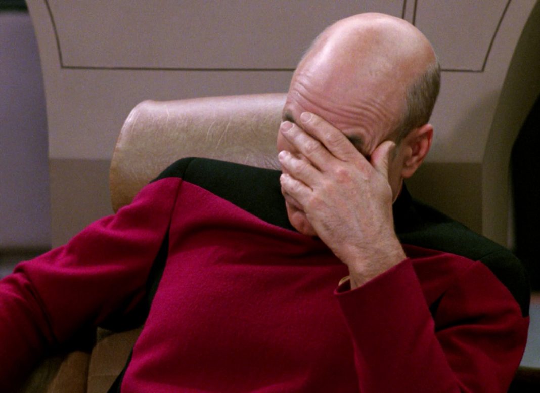 facepalm-deja-q-1068x777.jpg