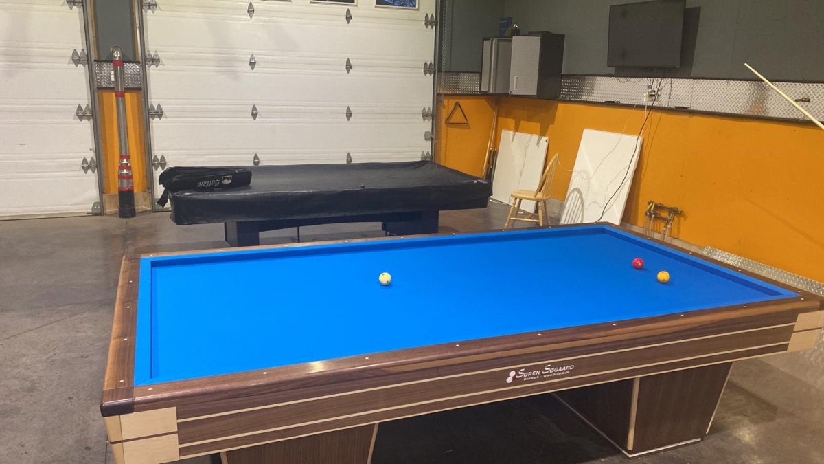 Carom tables in Canada? | AzBilliards Forums