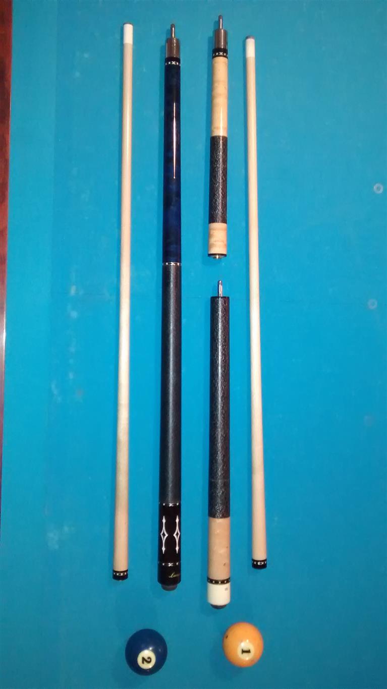 Lucasi set: L2000JB jump-break and L-E7 black and blue player 