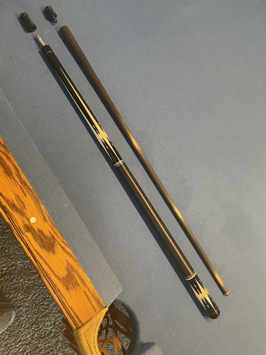 ビリヤード mezz ace181 and Mezz ignite used mezz ace181 and Mezz ignite used（Mezz Cue メッヅ キュー
