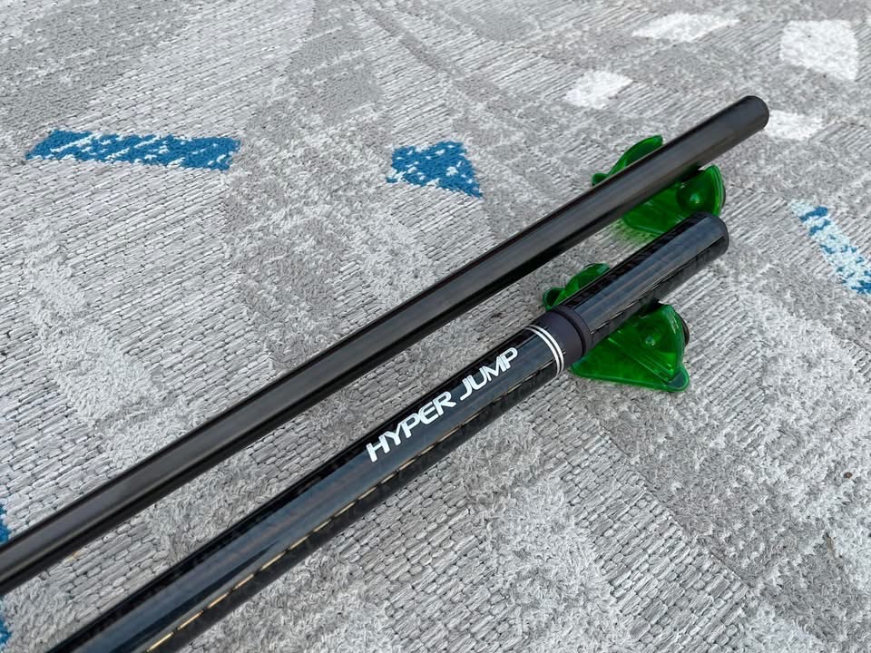 Brand New Triple 60 Hyper Carbon Fiber Jump Cue Brand New Triple 60 Hyper Carbon Fiber Jump Cue