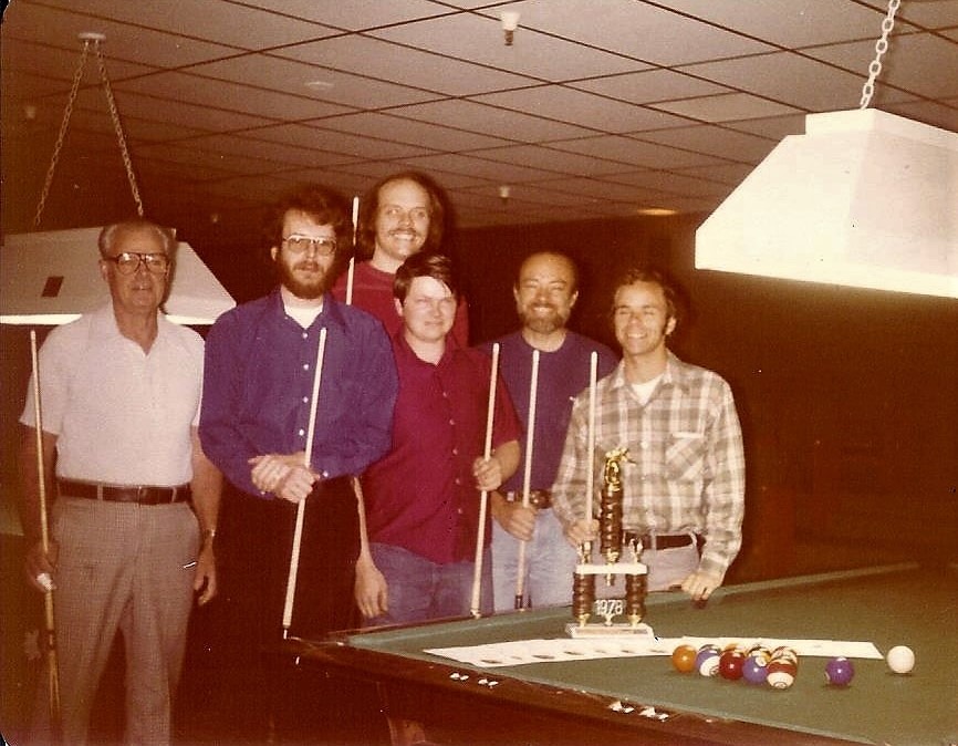 Kollins_141_class_photo_1977.jpg