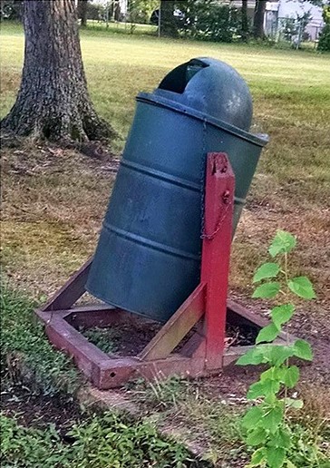 meth-not-even-once-trash-can-bin-looking-like-r2d2.jpg