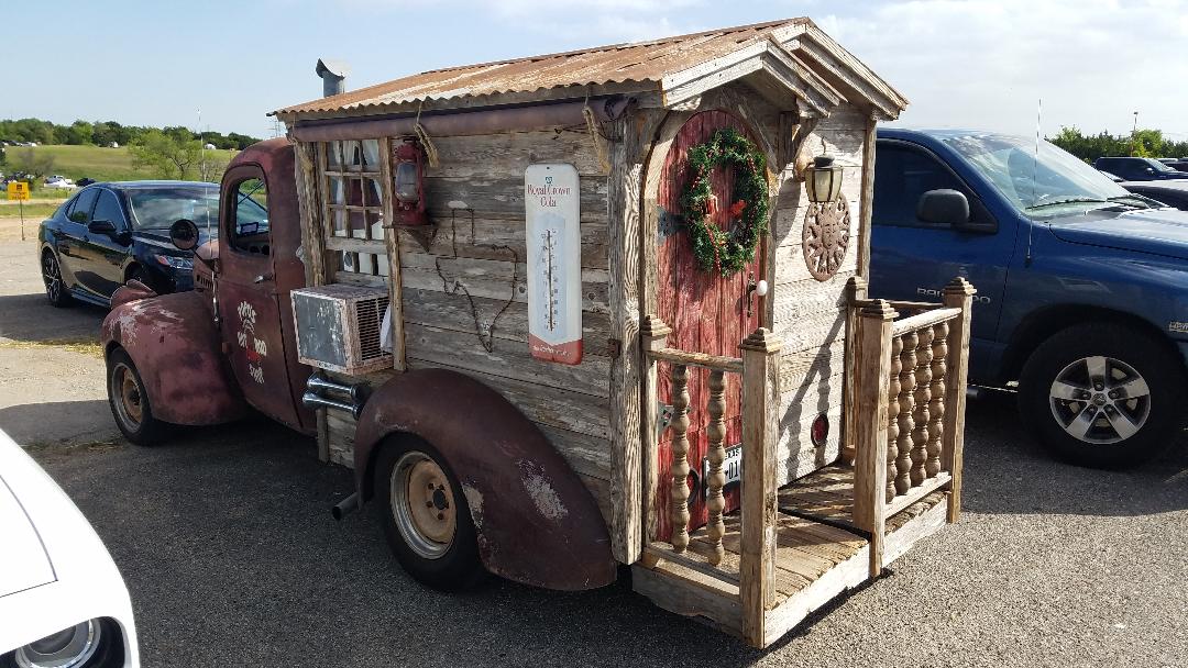 vintage camper.jpg