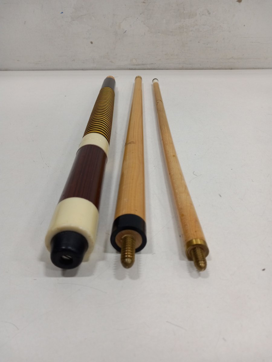 Vintage cue two threaded joints.jpeg