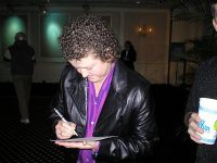 juliesigningautographatskins.JPG