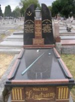 Walter_Lindrum_grave[1].jpg