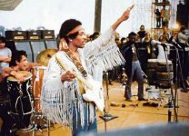 jimi-hendrix-woodstock-30daysout-wordpress-com.jpg
