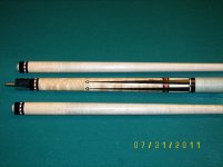 pool cues 002.jpg
