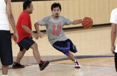 Pacquiao-playing-basketball[1].jpg