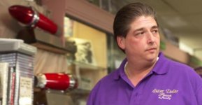 History_CajunPawnStars_JohnnieBio_480x250.jpg