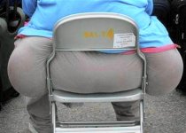 funny_chair_doesnt_fit[1].jpg
