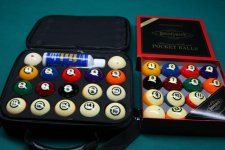 pool balls & cues 006.jpg