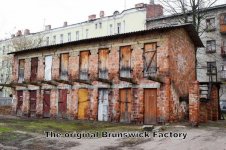 4886669-the-old-dilapidated-building-in-the-historic-part-of-vitebsk.jpg