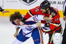 nhl-hockey-calgary-flames-edmonton-oilers-sergei-belski-photo-04.jpg