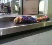 Funny-People-at-the-Airport-1-570x499.jpg