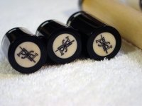 1180_caps.jpg