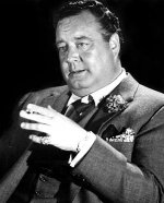 Jackie_Gleason_-_1966.jpg