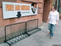 Free_Air_Guitar.jpg