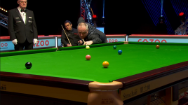 Ronnie sweating Higgins shooting Players Final.png