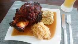 schweinshaxe_fertig.jpg