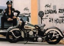 BikerBabes7.JPG