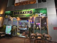 Breakers1.jpg