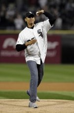 Obama%20baseball[1].jpg