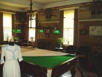 800px-Billiard_room[1].jpg
