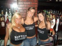 hot_bartenders_nice_boobs_club.jpg