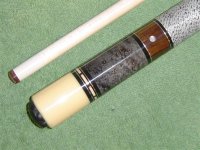 Gray cue 002 (Medium).jpg