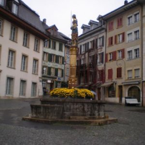 Some over 400 years old houses and one of our nices and very old fountains in "the very old part of" Biel