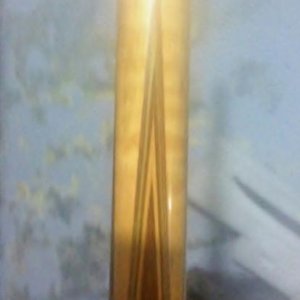 4 points are razor sharp and consist of brown green brown vaneers that measure 22.5"from butt to end of vaneers there are no holidays or broken vaneer