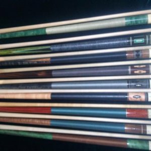 From left to right: D-1-2-3-6-6-10-11-17
Then 1 mali cue on far right, unknown model, guessing between 88-90 for the year.