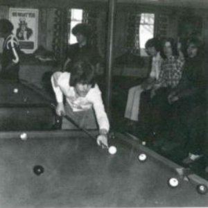 In 1978 after learning from Mr. Mosconni about the balance point of a cue and thus how to hold it I'm seen here in bad form.  It wouldn't be until 201