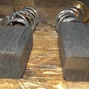 Left is the one with the broken spring.