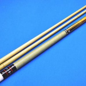 Pics from the Az'er whom I purchased cue from.