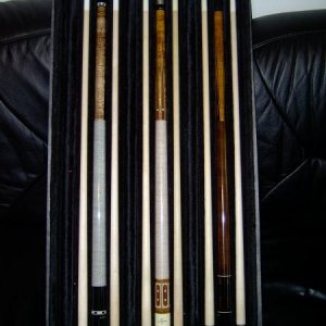 extra cues all signed all with 2 or more shafts
84-3 oldie-3 84-8