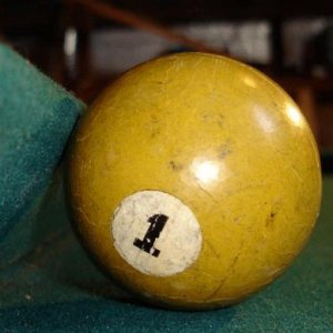 antique billiard balls1