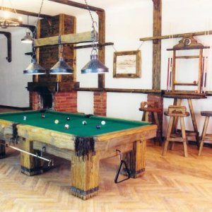 Rustic Log 'Grizzly' model