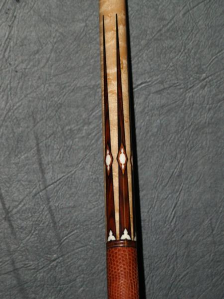 Came with a black and white linen wrap , i picked this ringtailed lizard wrap to compliment the cocobolo