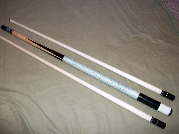 Carolina Cus 3
I special ordered this cue to my Specs