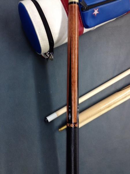 Cue for Austin Giarde....old school design with leather wrap, some ebony points and windows, and a little MOP