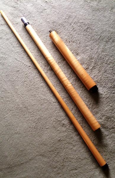 Custom Break & Jump: I'm not sure of the builder as Ray Martin ordered it for me during my summer of private lessons in '89.
It breaks really strong &