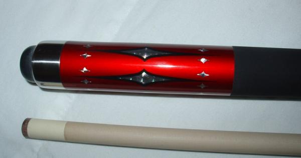 design on the butt sleeve of Red Starlight by Cuetec