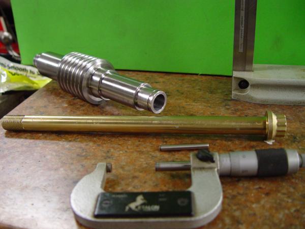 Heat treated alloy steel aircraft bolt